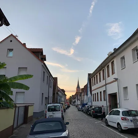 Fachwerkhaus In Ruhiger Altstadt By Rabe - Eigene Terrasse, Smart-tv, Netflix Karlsruhe